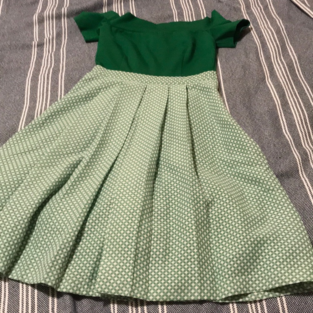 Off the shoulder pleated dress with pockets